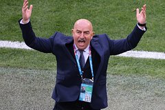 Тренирующий сборную Казахстана Черчесов остался недоволен вопросом на казахском языке