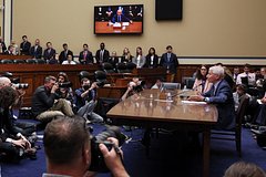 В США заявили о «выстреле в ногу» из-за санкций против других стран