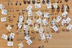 Китаец попытался вывезти из России изумруды и бриллианты и попался на таможне