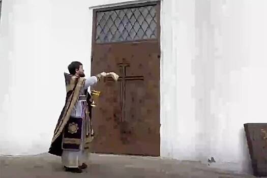 Mitropolit osvjatil hram dlja izgnanija besov iz rossijan 928c0c4.jpg