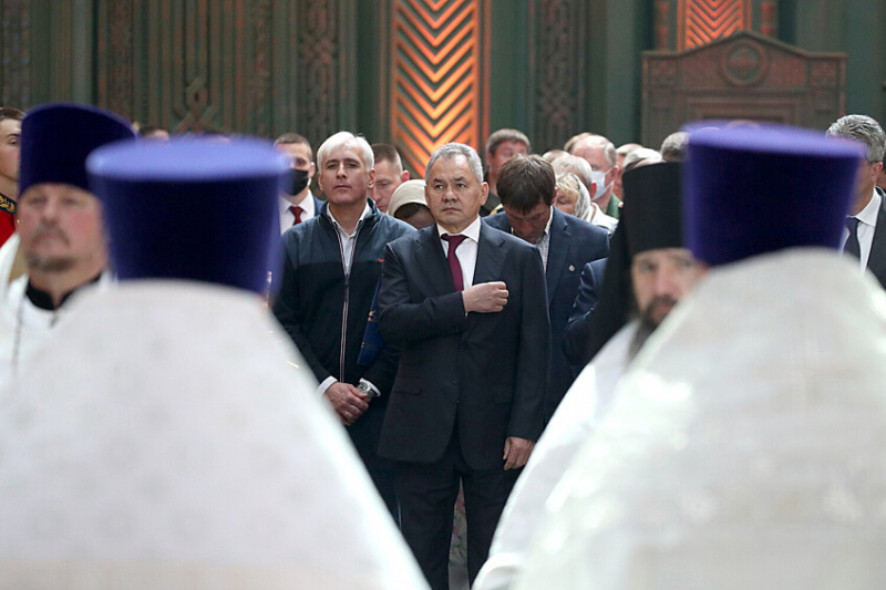 Главный спасатель и друг Путина: Сергею Шойгу — 70 лет