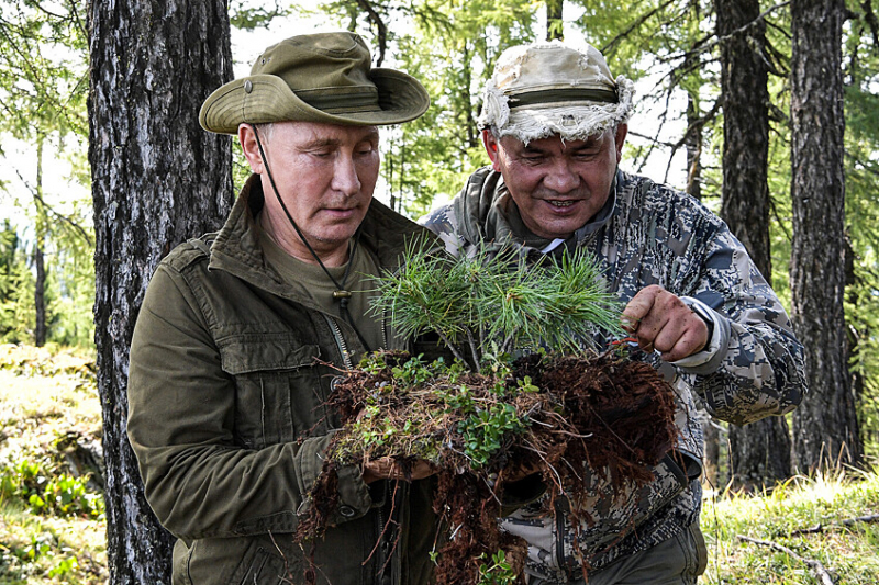 Главный спасатель и друг Путина: Сергею Шойгу — 70 лет