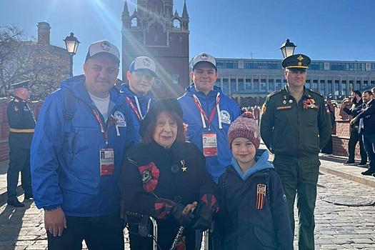 Гости и военная техника начали прибывать на парад Победы в Москве