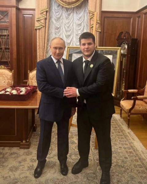 17 letnij syn kadyrova obratilsja k putinu ebee811.jpg