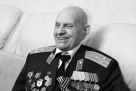 Umer ostavivshij v 1945 godu avtograf na stene rejhstaga veteran vov 9fb75c5.jpg