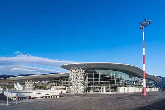 Pervyj samolet iz peterburga prizemlilsja v novom aeroportu gelendzhika eb00aec.jpg