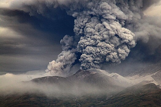 Vulkan kljuchevskoj na kamchatke vybrosil pepel na vysotu 9 km 5f51ad3.jpg