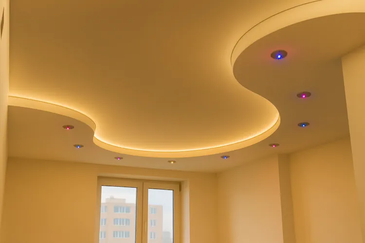 Двухуровневые натяжные потолки: когда они уместны, а когда — пережиток прошлого. Идеи и современные альтернативы