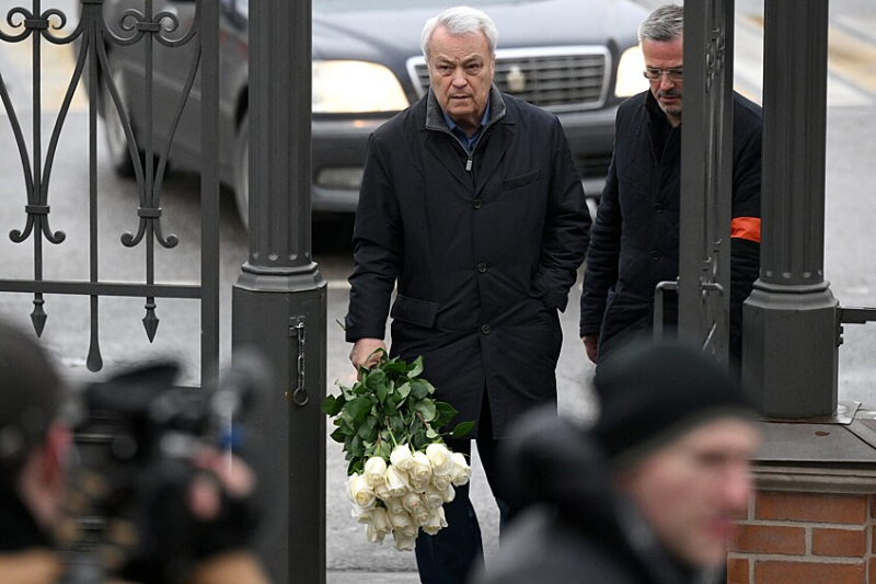 Малахов, Миронова, Алентова: кто пришел проститься с Голубкиной